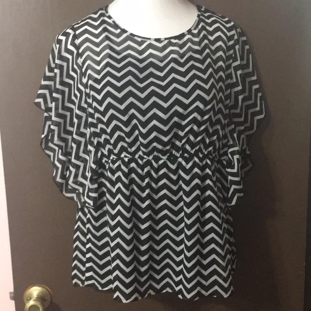 Flutter sleeve top